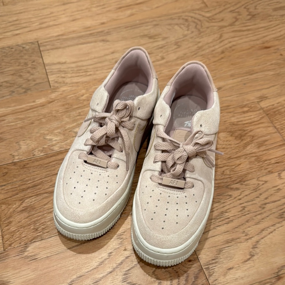Cream Retro-Inspired Low-Top Sneakers with Perforated Toe Box